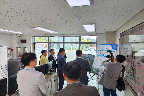 전북자치도지사 신재생에너지단지 수전해 수소생산기지 현장 행정